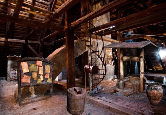 逃出乡村复古别墅 逃出乡村复古别墅