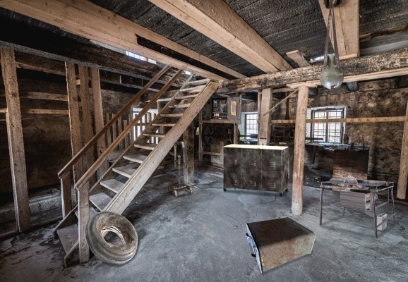 逃出乡村复古别墅 逃出乡村复古别墅