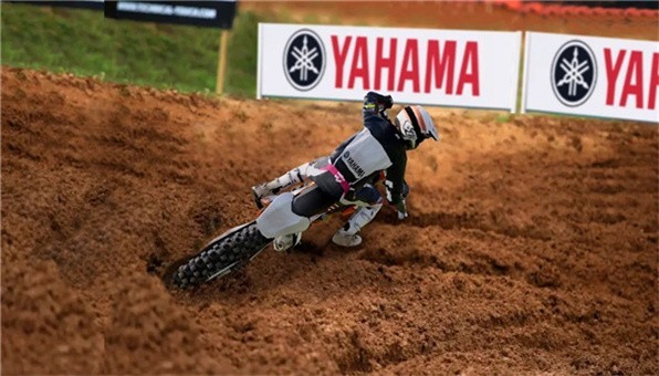 MX自行越野车(MX Bikes - Dirt Bike Game)